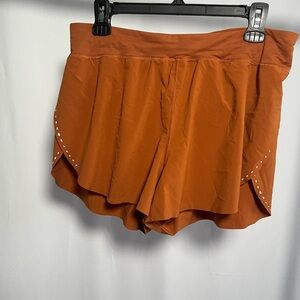 Lululemon Find Your Pace Short butternut brown